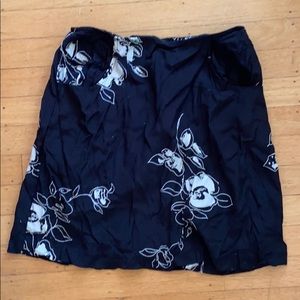 Black fancy pocket skirt